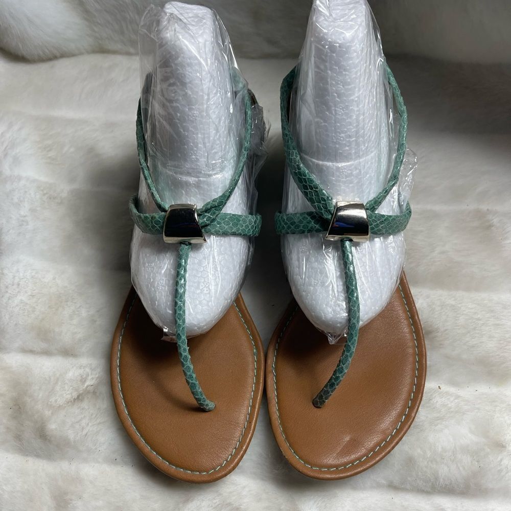 Euro soft by Soft Mint green snake skin print ankle strap thong sandals size 9.5